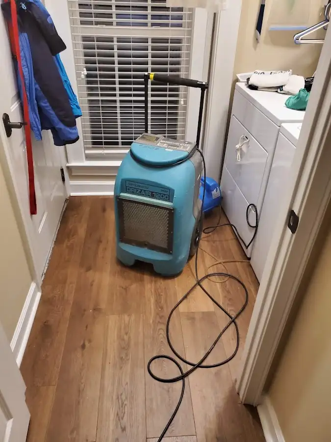 Commercial dehumidifier deployed for Crawl Space Restoration in Lynwood